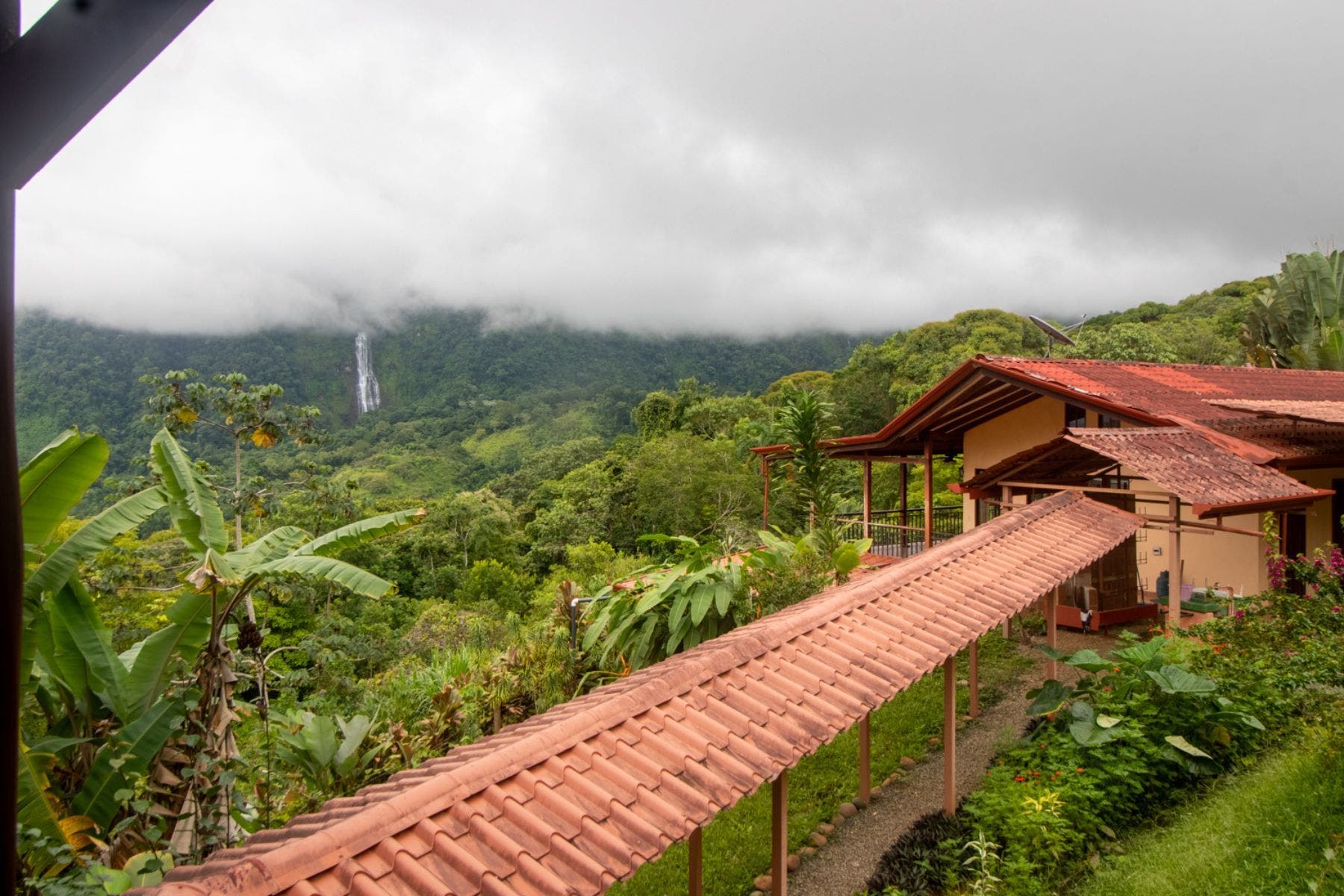 Diamante Waterfall View House — photo 4 of 16