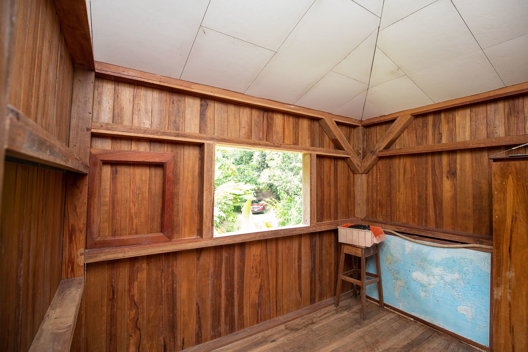 Tropical Riverfront Paradise — photo 10 of 19