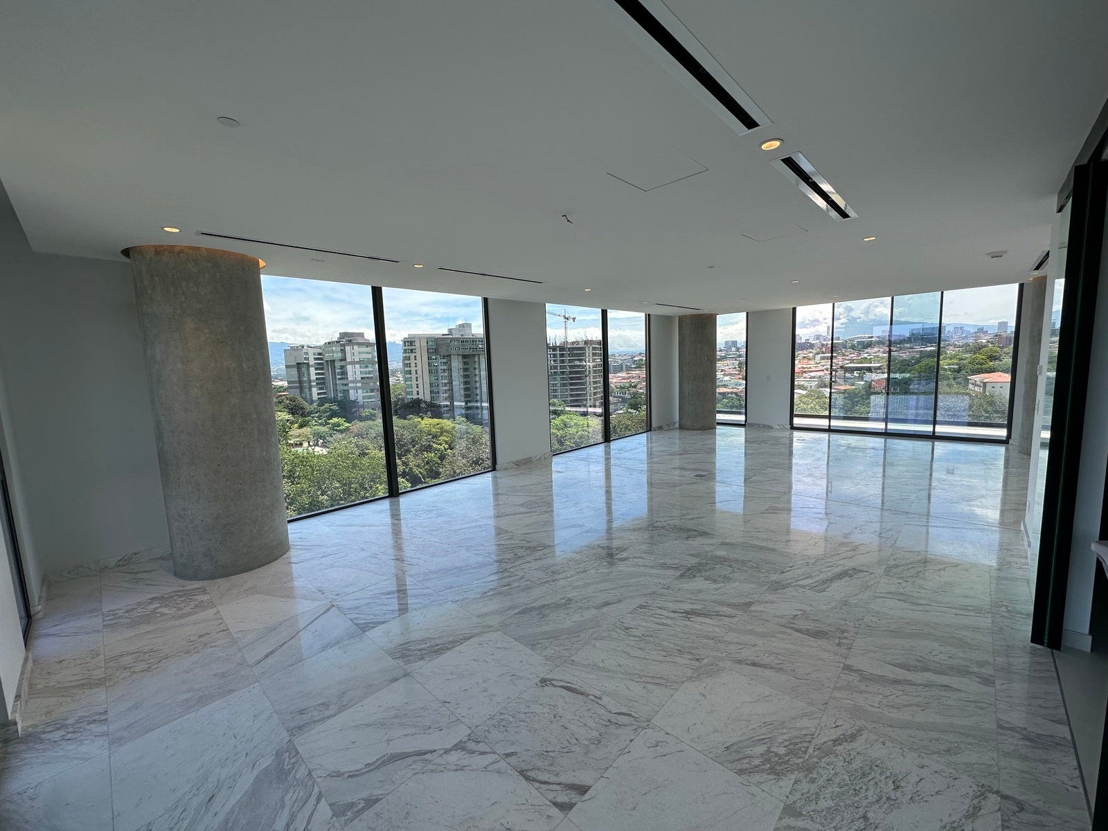 10th Floor Avenida Escazu 402 Residence, #10 — photo 3 of 19