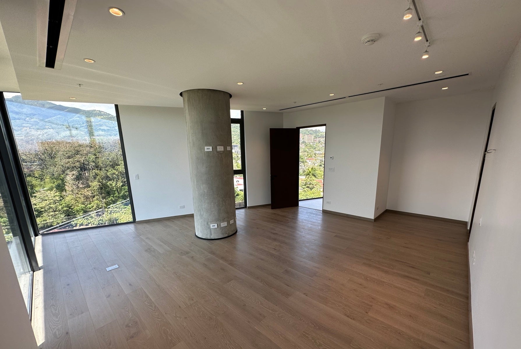 10th Floor Avenida Escazu 402 Residence, #10 — photo 12 of 19