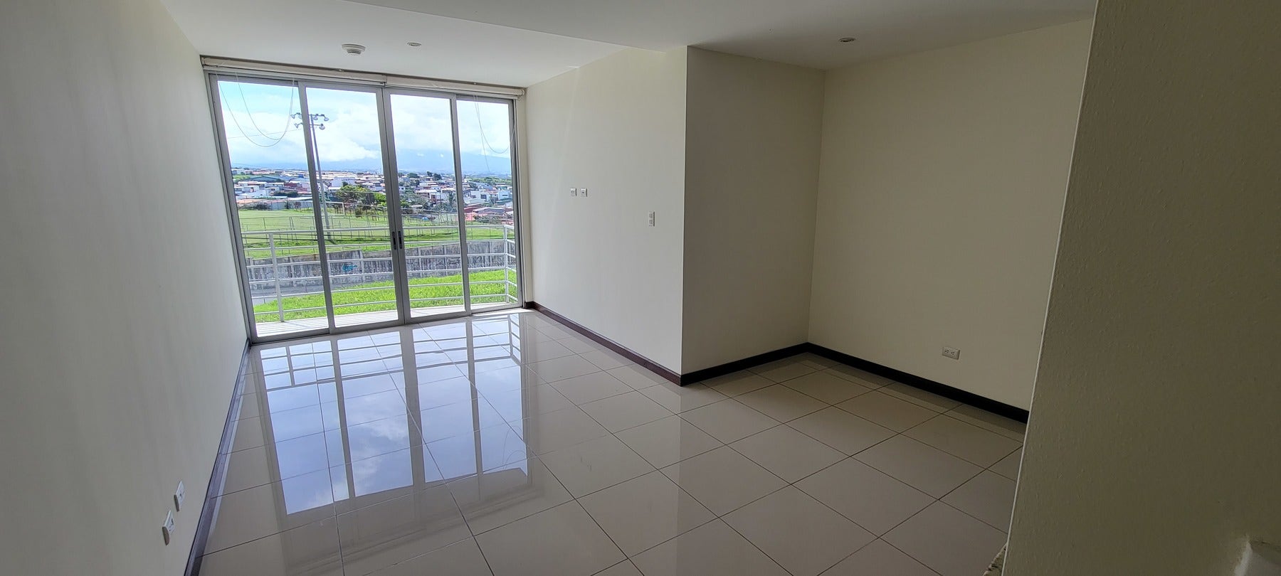 San Marino Towers Apartments — photo 3 of 10