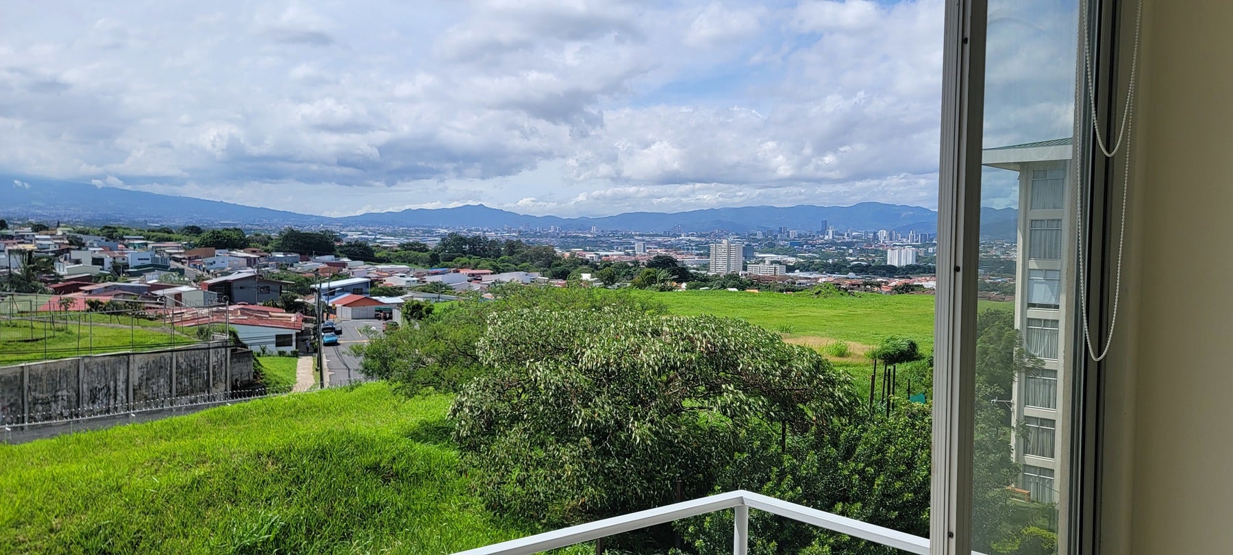 San Marino Towers Apartments — photo 4 of 10