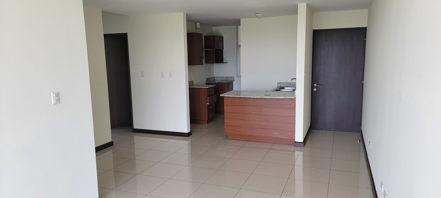 San Marino Towers Apartments — photo 5 of 10