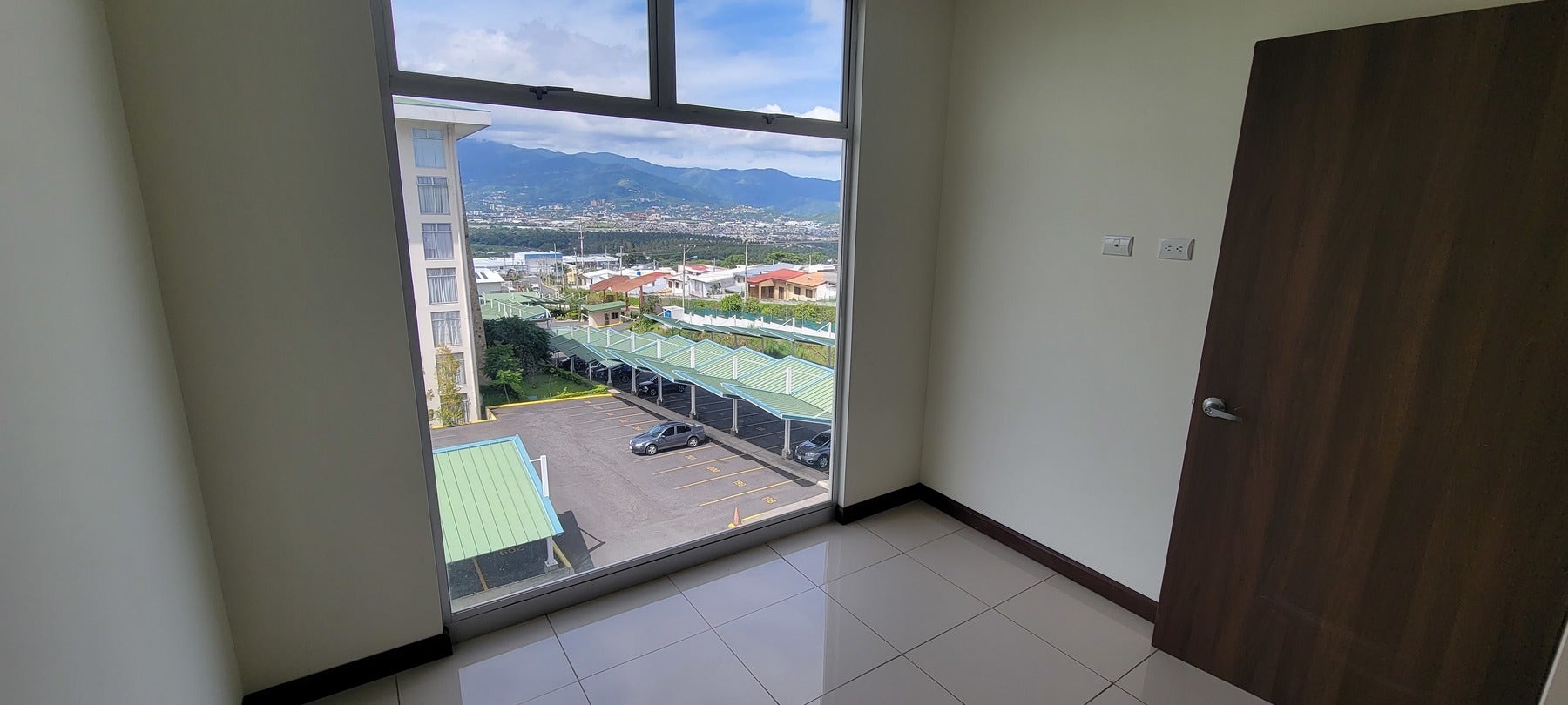 San Marino Towers Apartments — photo 6 of 10