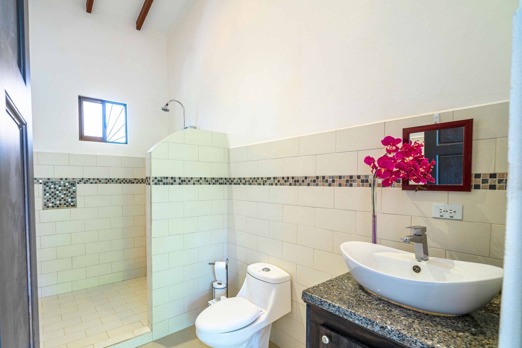 Elegant home in Playa Hermosa. — photo 2 of 19