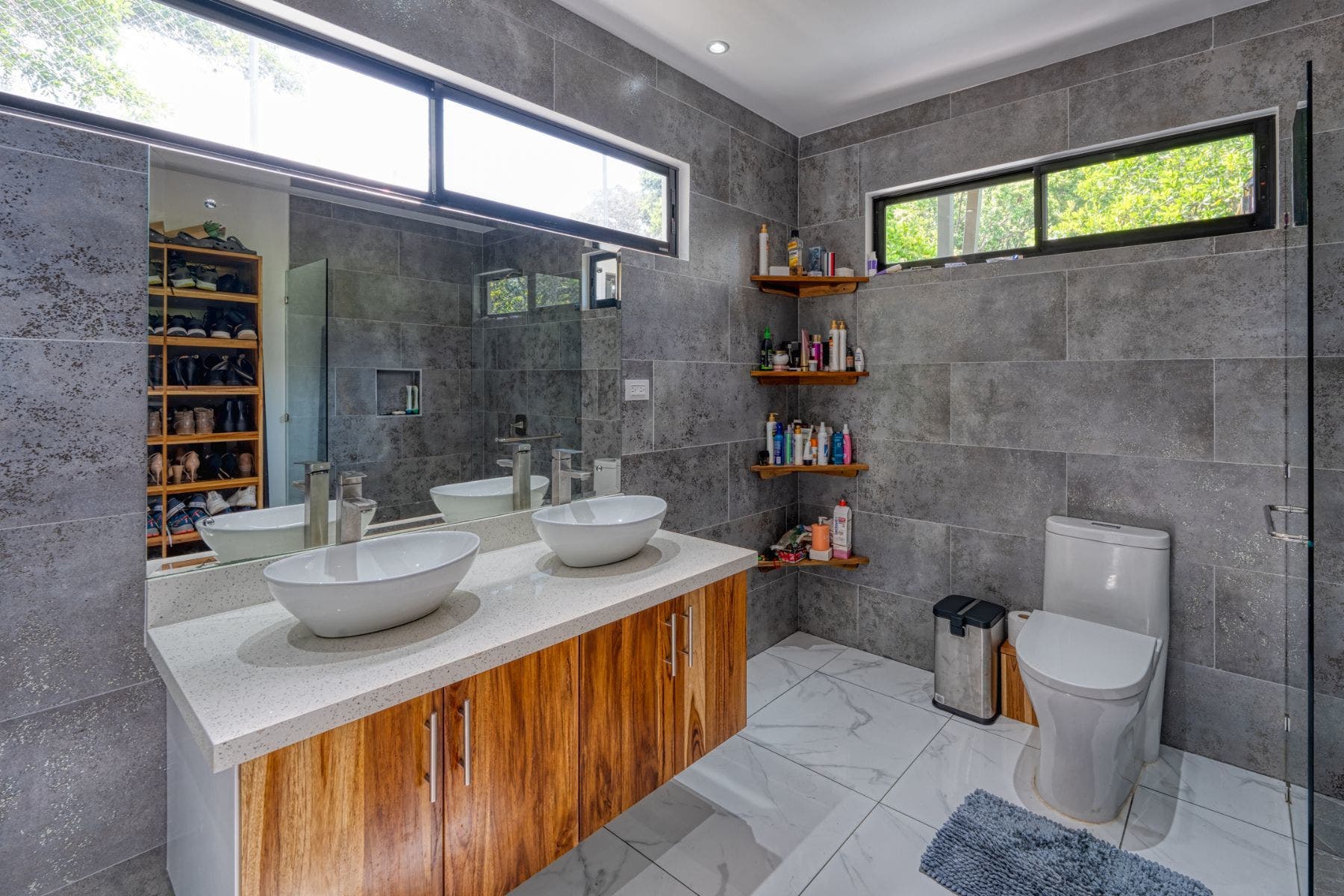 Gorgeous Brand New Home with Pool in Uvita — photo 15 of 16