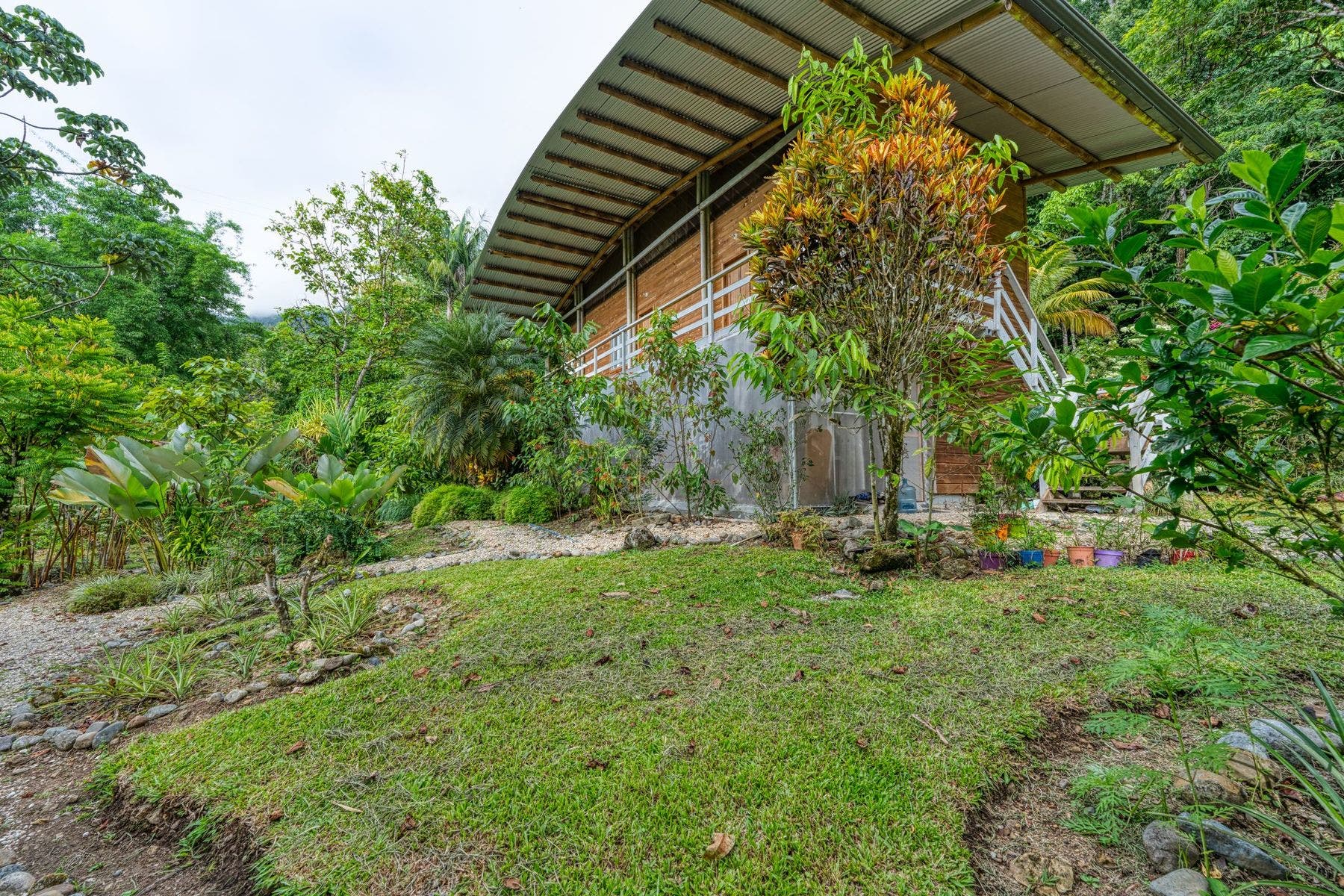 Unique Mountain Retreat Center, Tinamastes, Tinamastes, Perez Zeledon, Perez Zeledon, San Jose, Costa Rica 11909