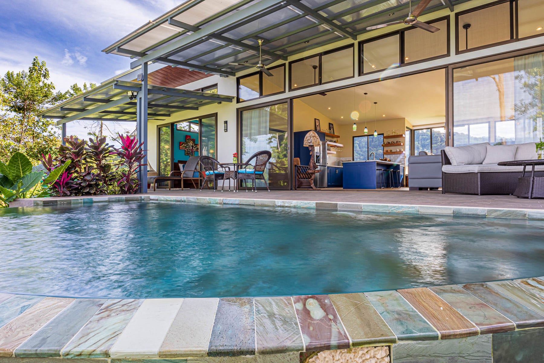 Endless Memories to Come, Portalon, Manuel Antonio, Puntarenas, Costa Rica 60602