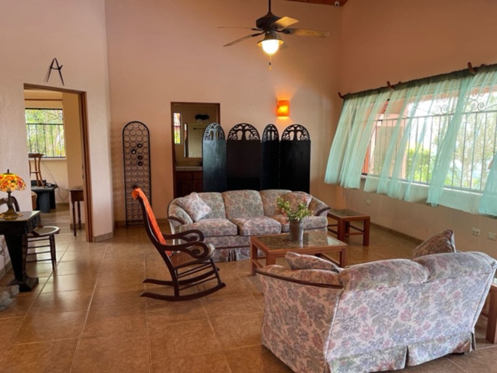 Stunning Mountain Property with Ocean Views — photo 9 of 19
