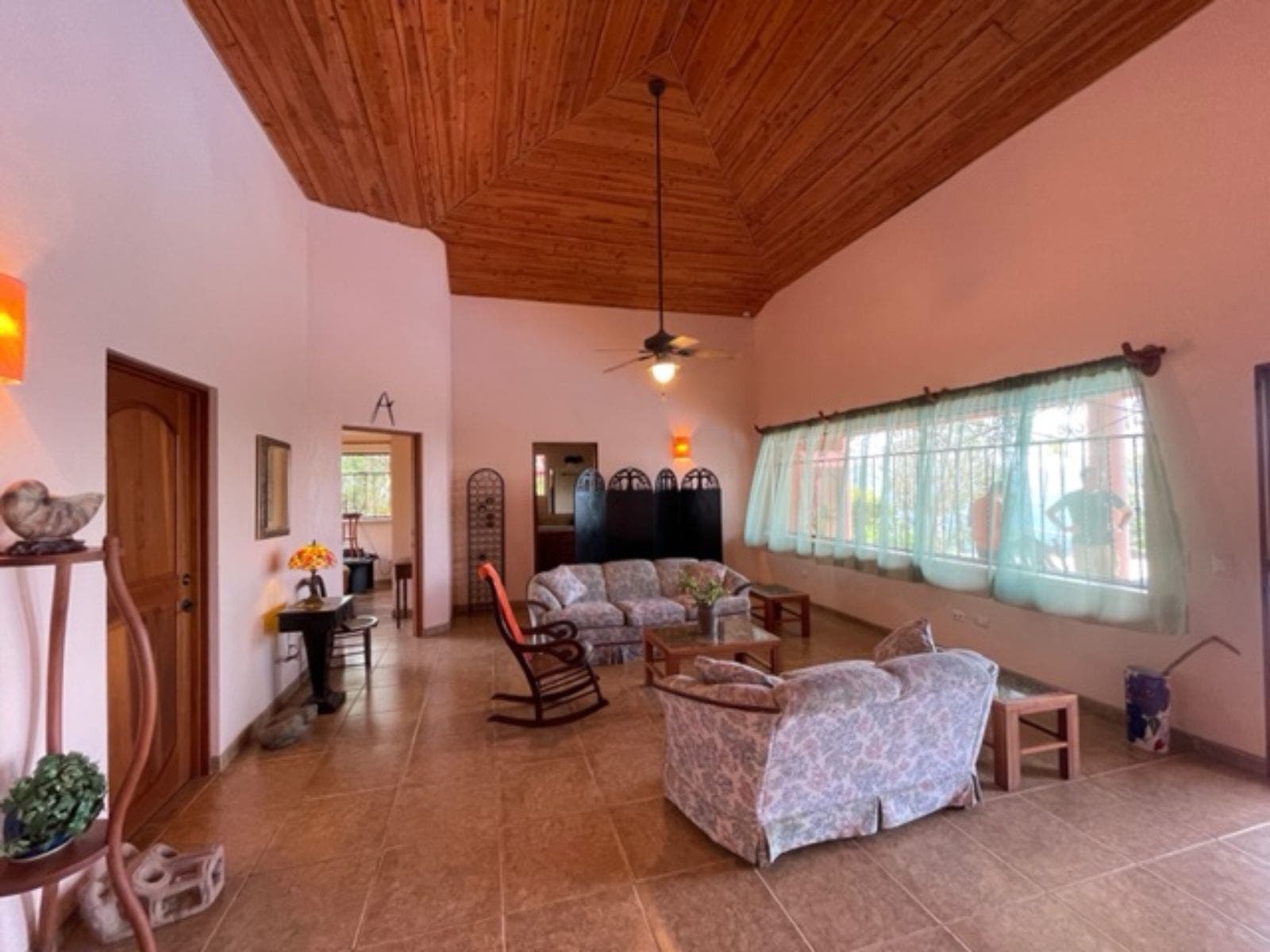 Stunning Mountain Property with Ocean Views — photo 10 of 19