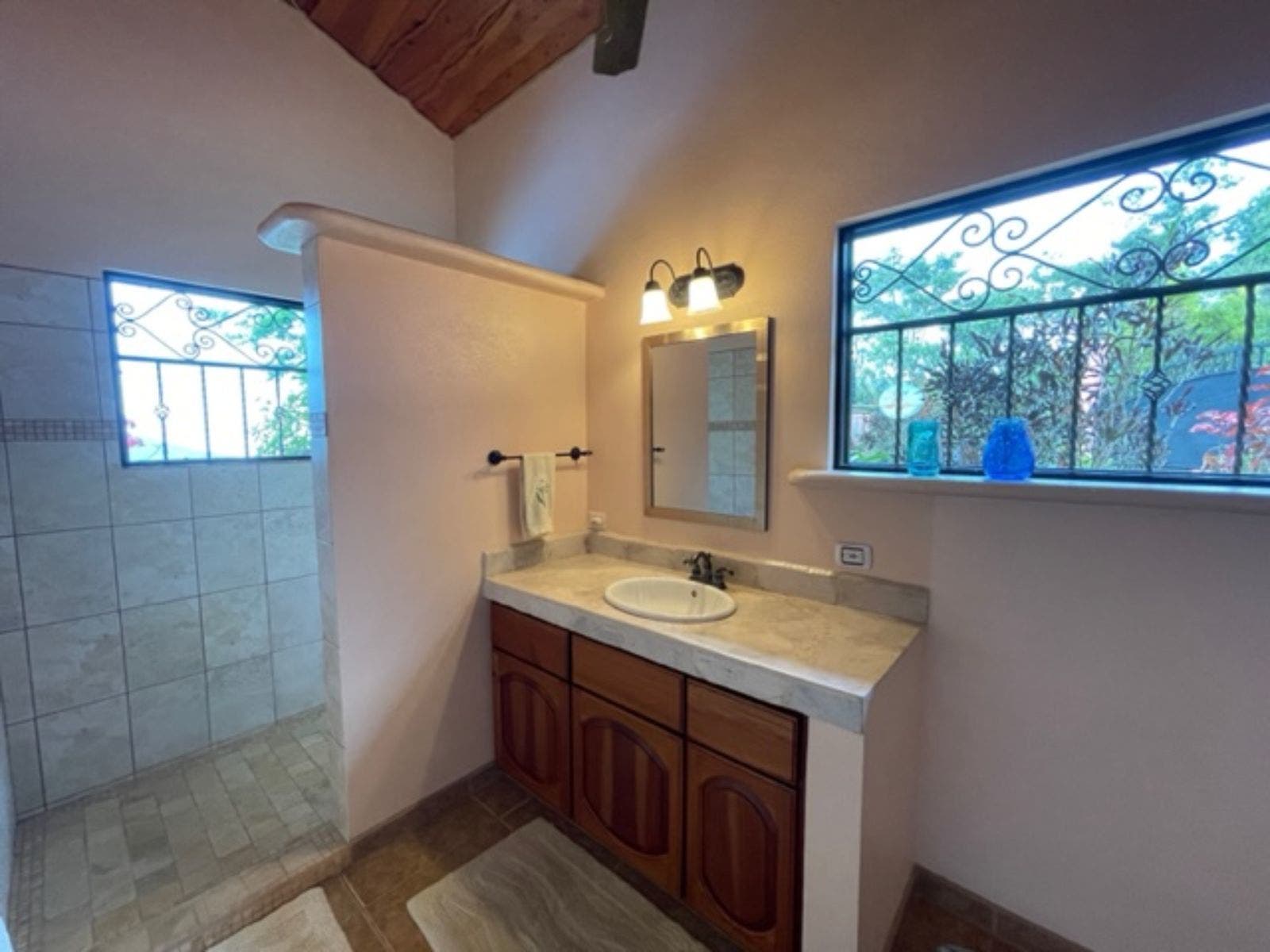 Stunning Mountain Property with Ocean Views — photo 19 of 19