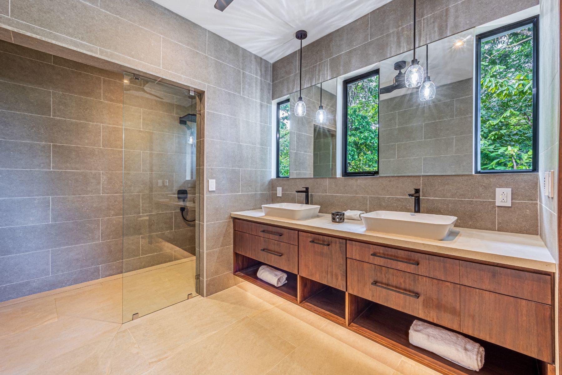 Residential Luxury Gem — photo 8 of 19