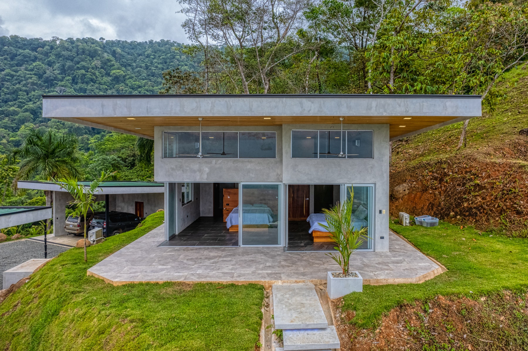 New Luxury Estate with Panoramic Views — photo 18 of 19