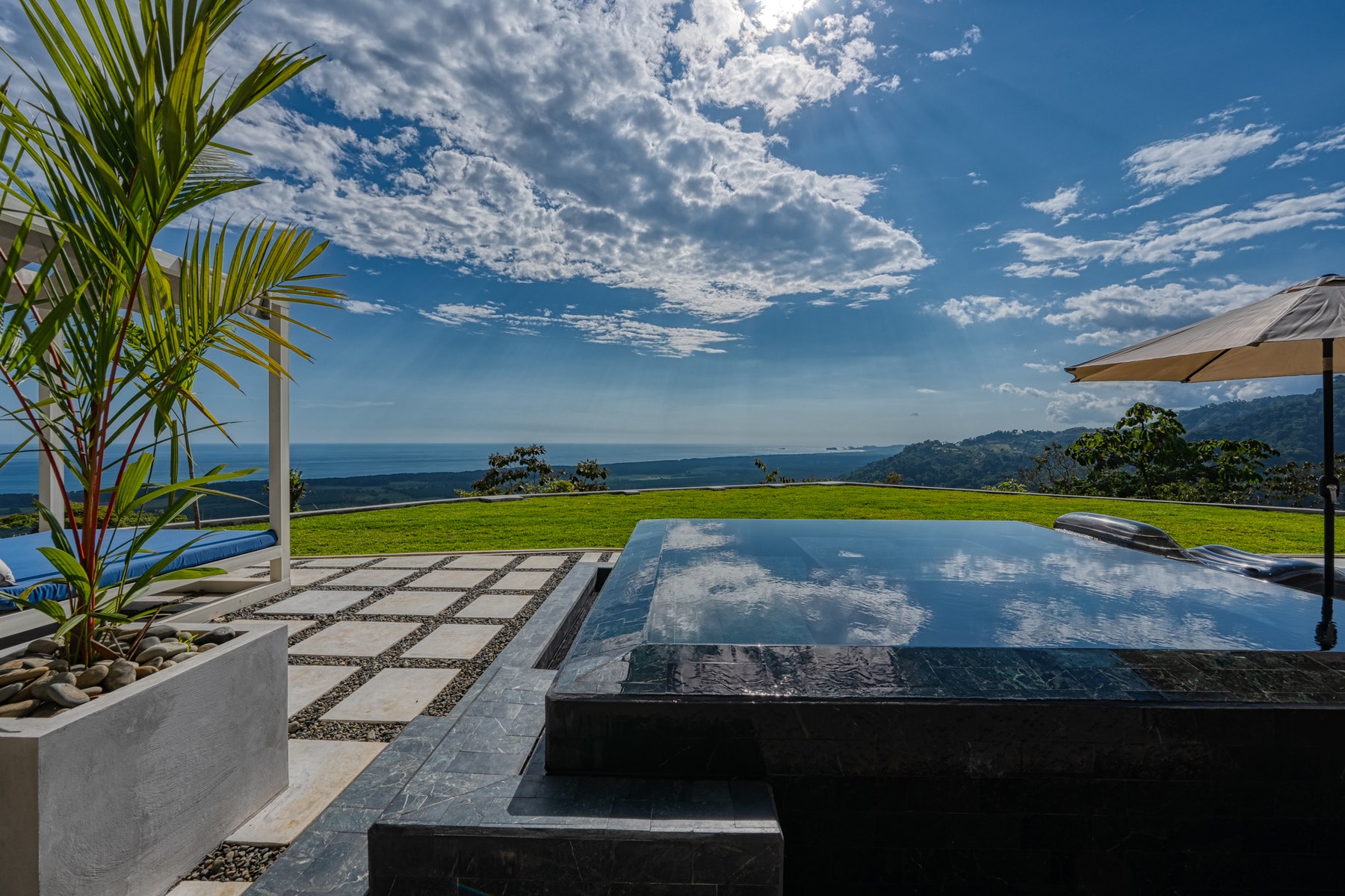 New Luxury Estate with Panoramic Views — photo 19 of 19