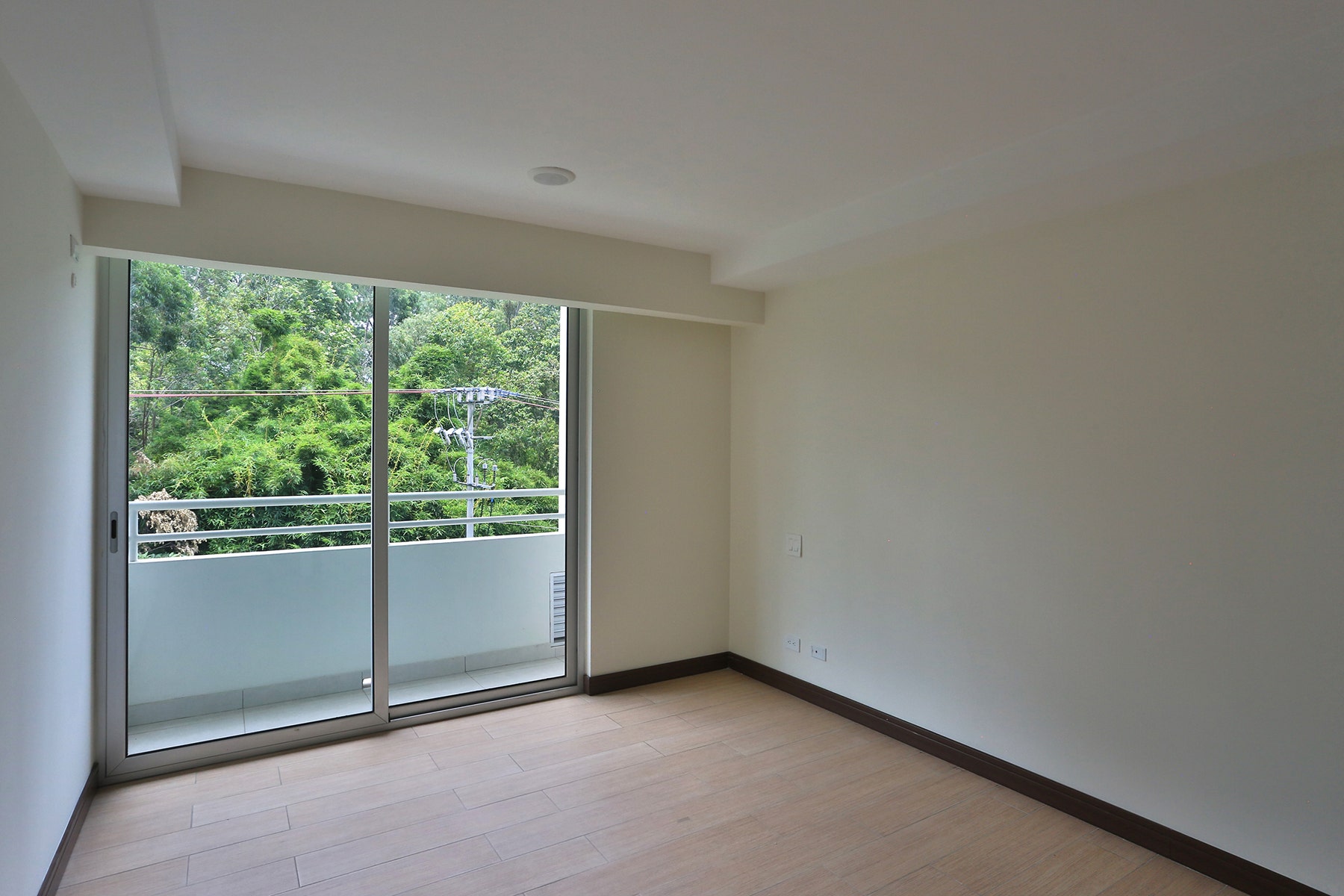 Torres de Heredia One Bedroom Condo — photo 7 of 16