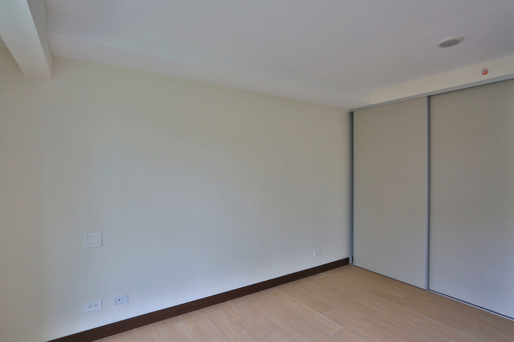 Torres de Heredia One Bedroom Condo — photo 8 of 16