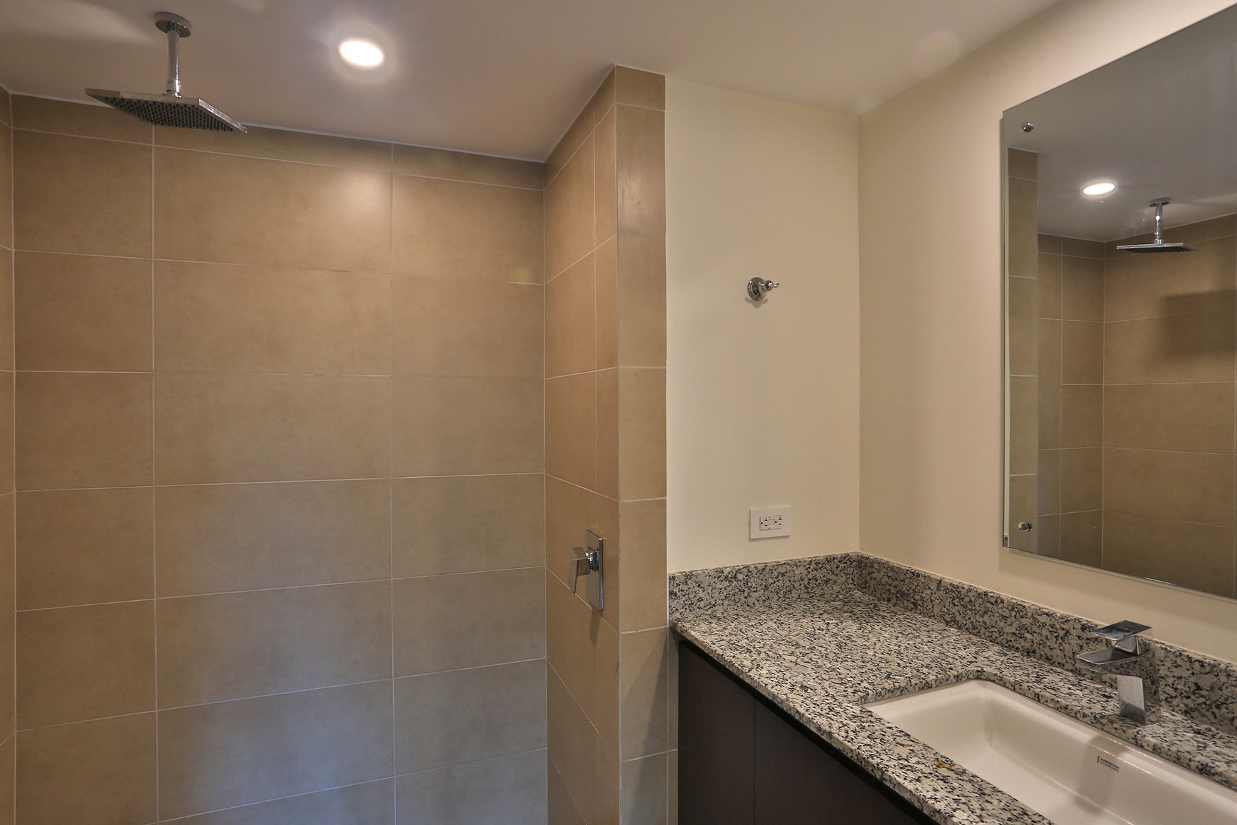 Torres de Heredia One Bedroom Condo — photo 13 of 16