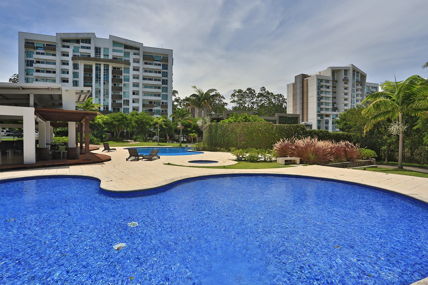 Torres de Heredia One Bedroom Condo — photo 3 of 16
