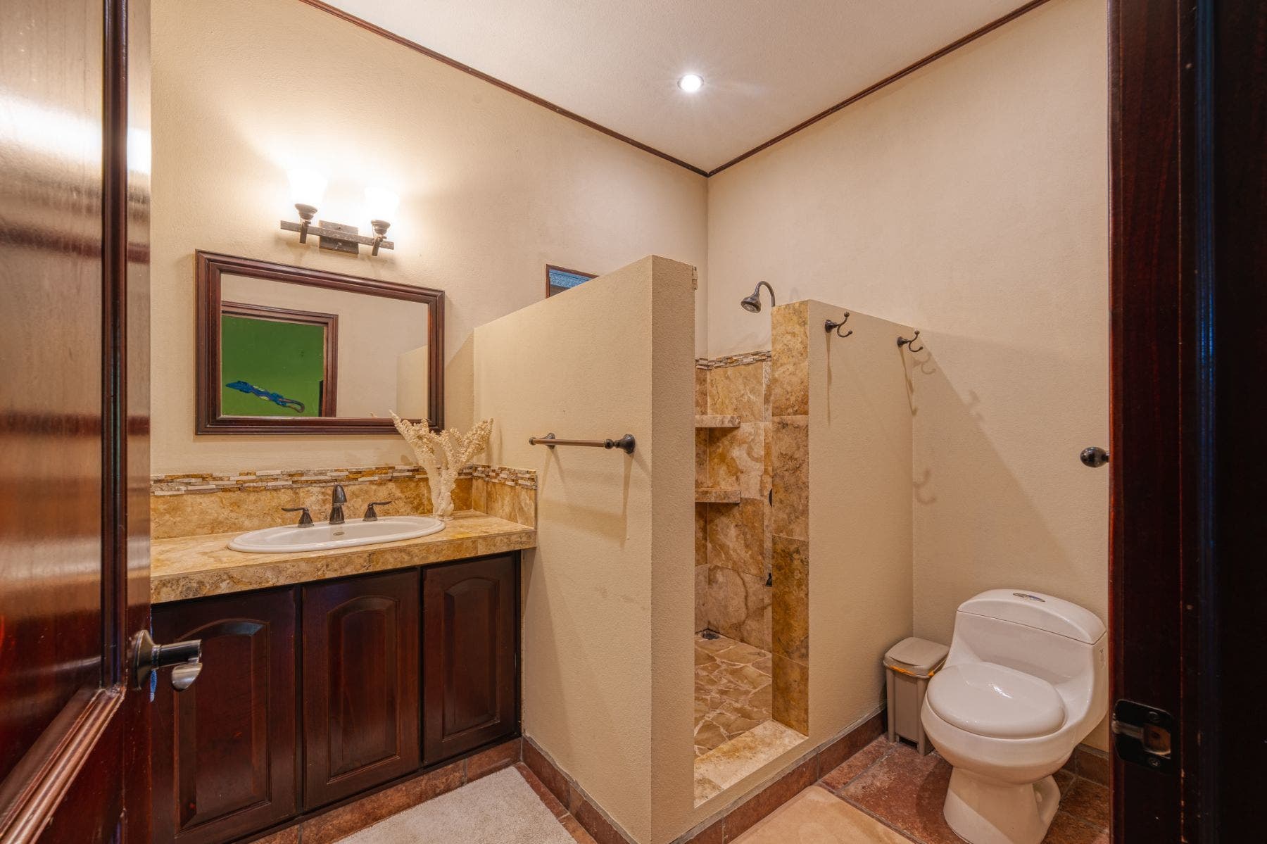 Colonial Luxury Estate in Uvita — photo 13 of 19