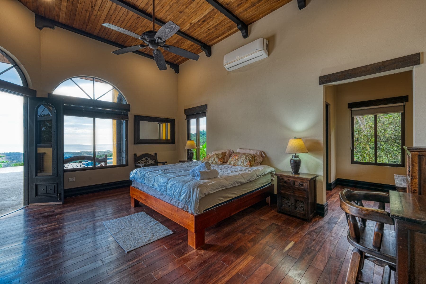 Colonial Luxury Estate in Uvita — photo 18 of 19
