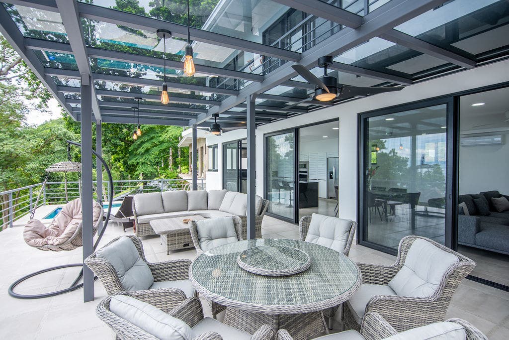 Stunning Brand-New Villa in Exclusive Altos de Leonamar Oceanfront Community — photo 11 of 19