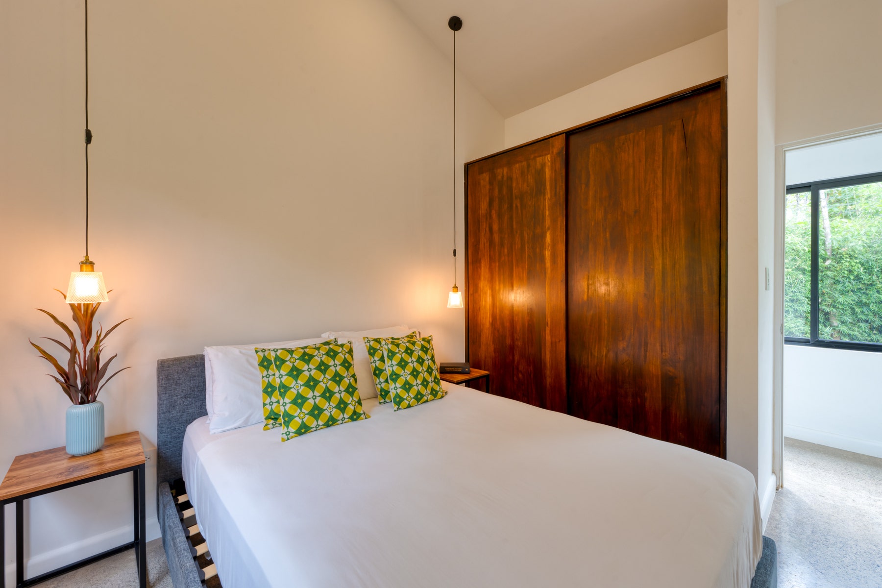 Stylish Modern Eco Villa — photo 10 of 13