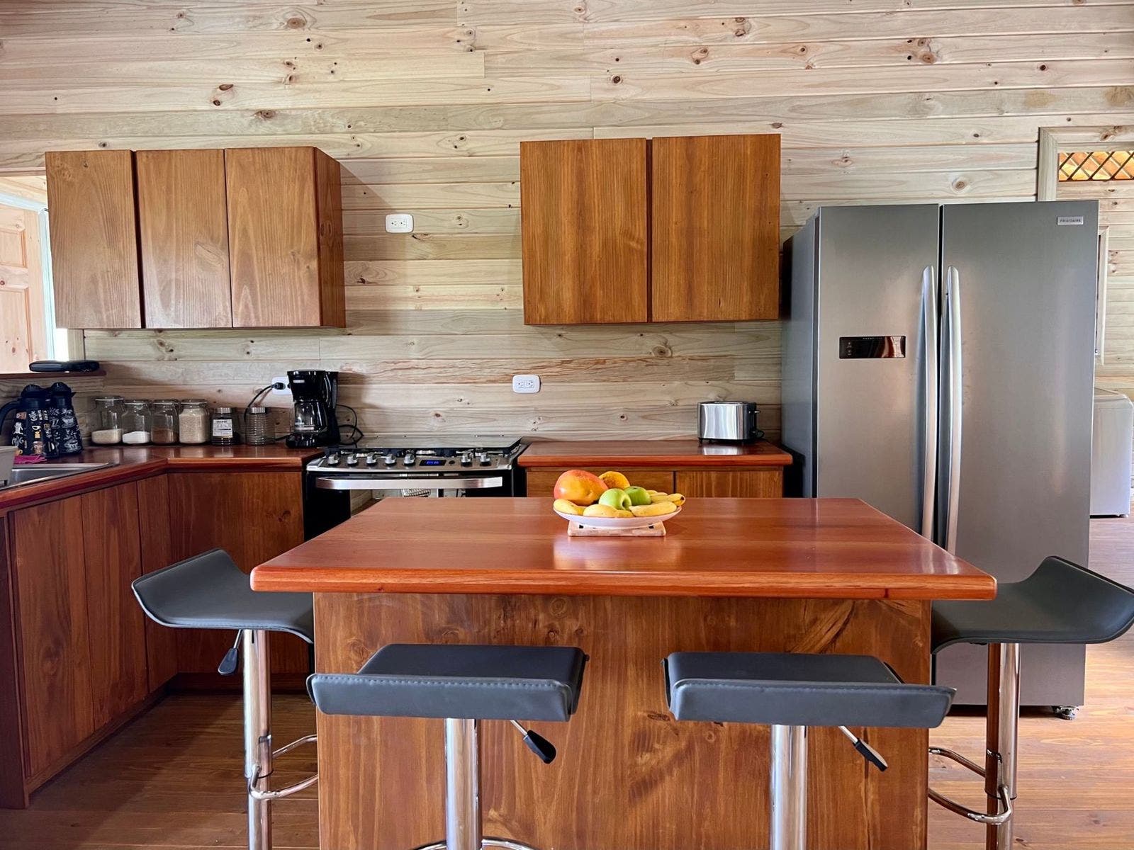 Mountain Retreat Home and Guest Houses — photo 4 of 18
