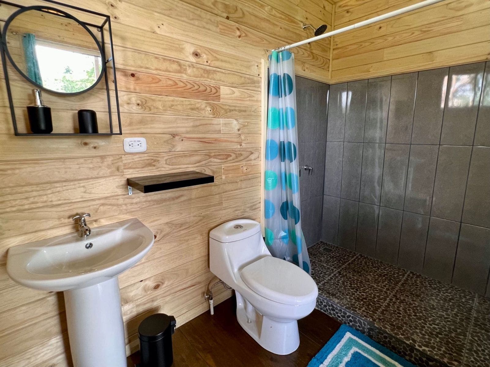 Mountain Retreat Home and Guest Houses — photo 17 of 18