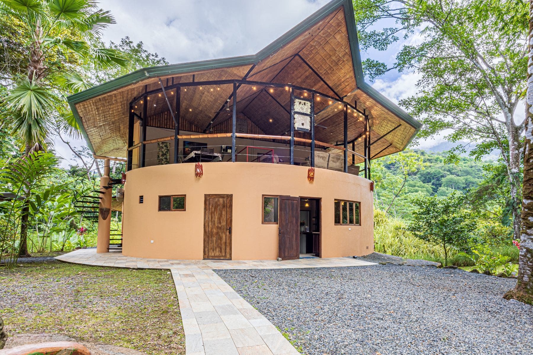Paradisiacal Hotel and Retreat Center — photo 3 of 19