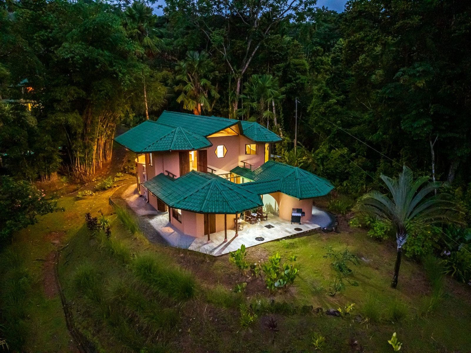 Paradisiacal Hotel and Retreat Center — photo 2 of 19