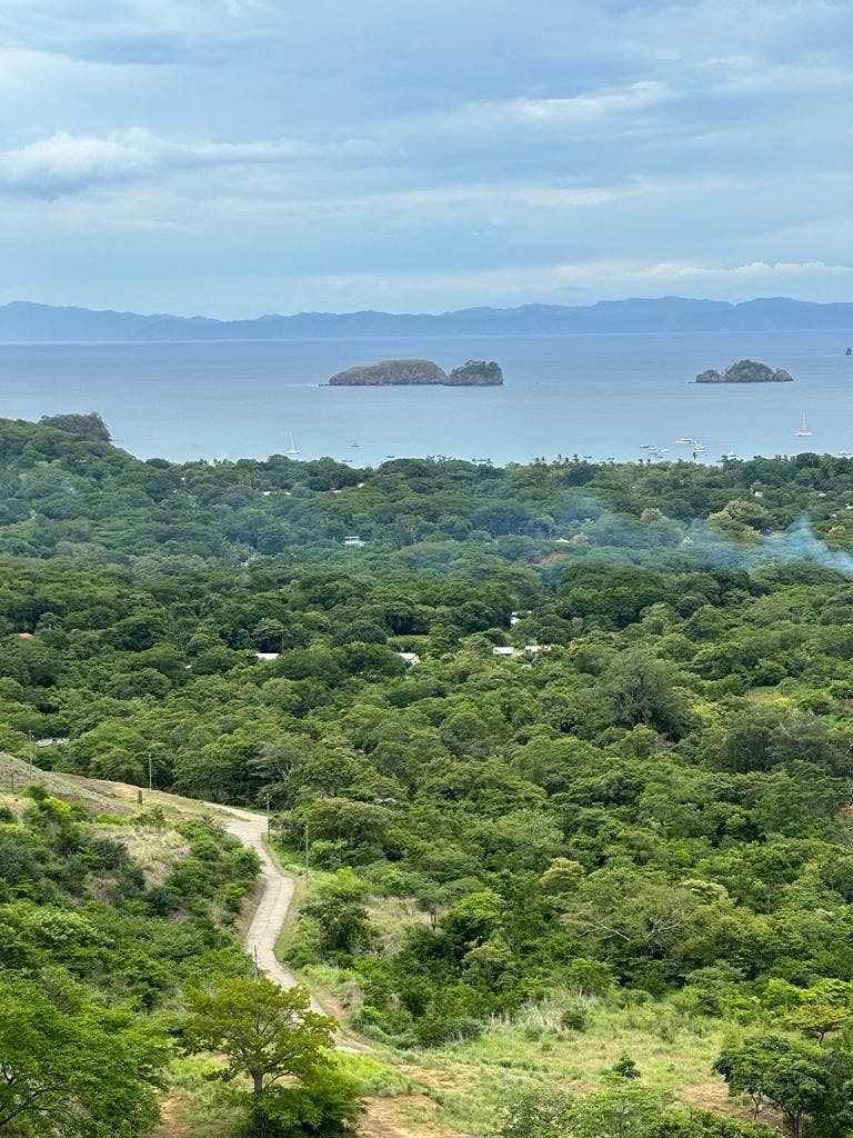 Spacious Oean View Land Ready For Develpment — foto 4 de 4