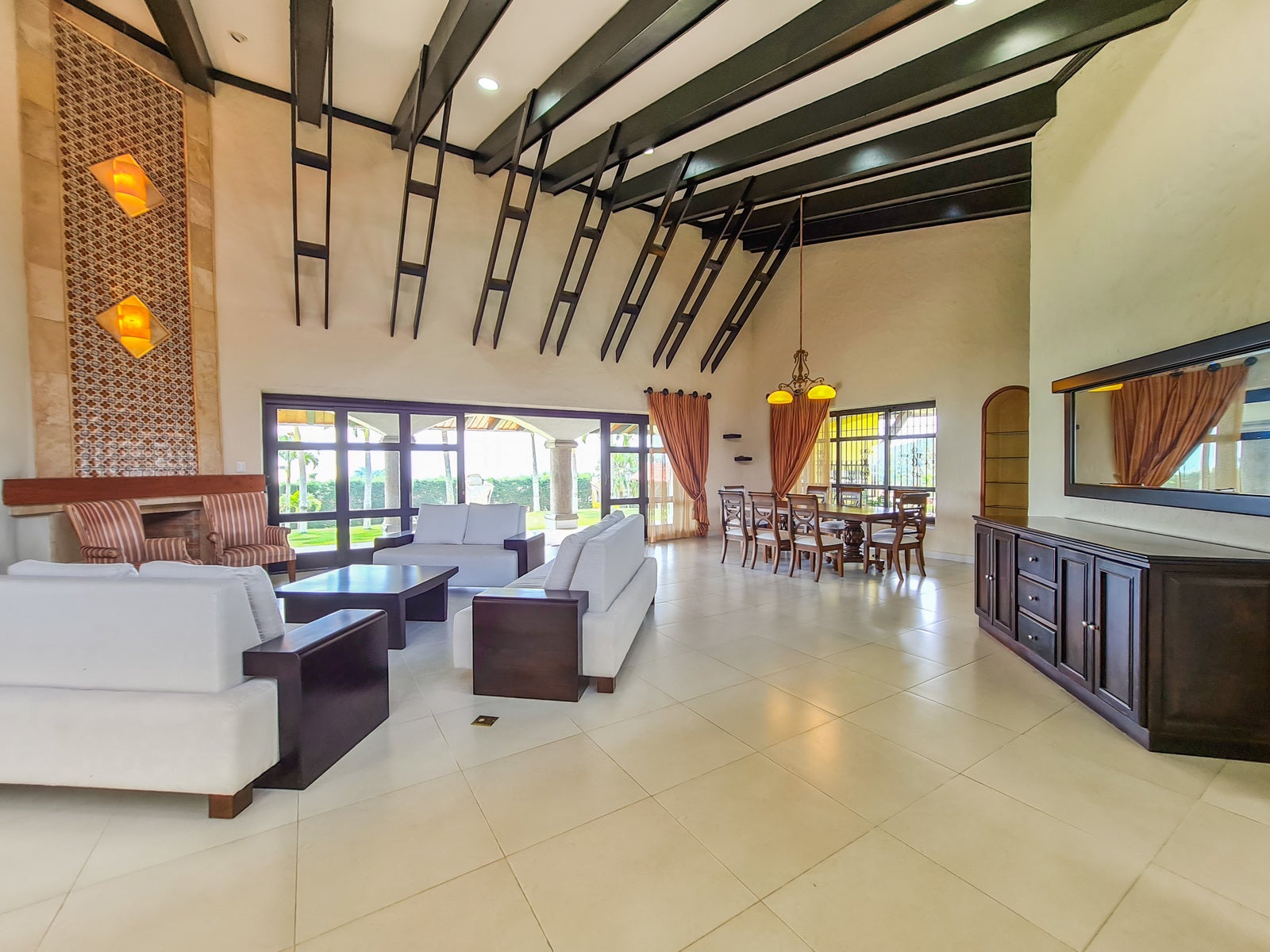 Hacienda Las Flores Estate Home — photo 10 of 19