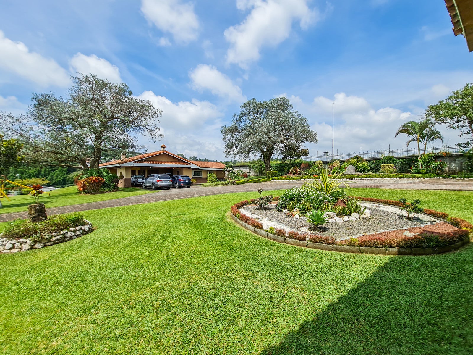 Hacienda Las Flores Estate Home — photo 18 of 19