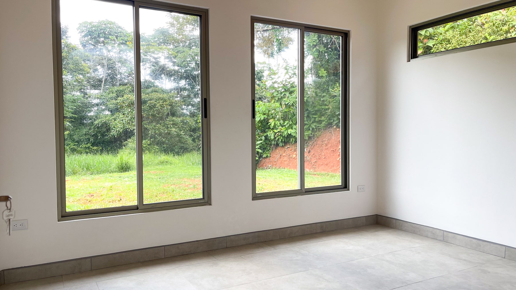 Brand New Mountain View Home in Ojochal — photo 5 of 9