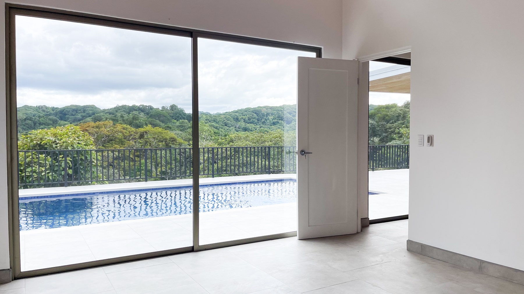 Brand New Mountain View Home in Ojochal — photo 7 of 9