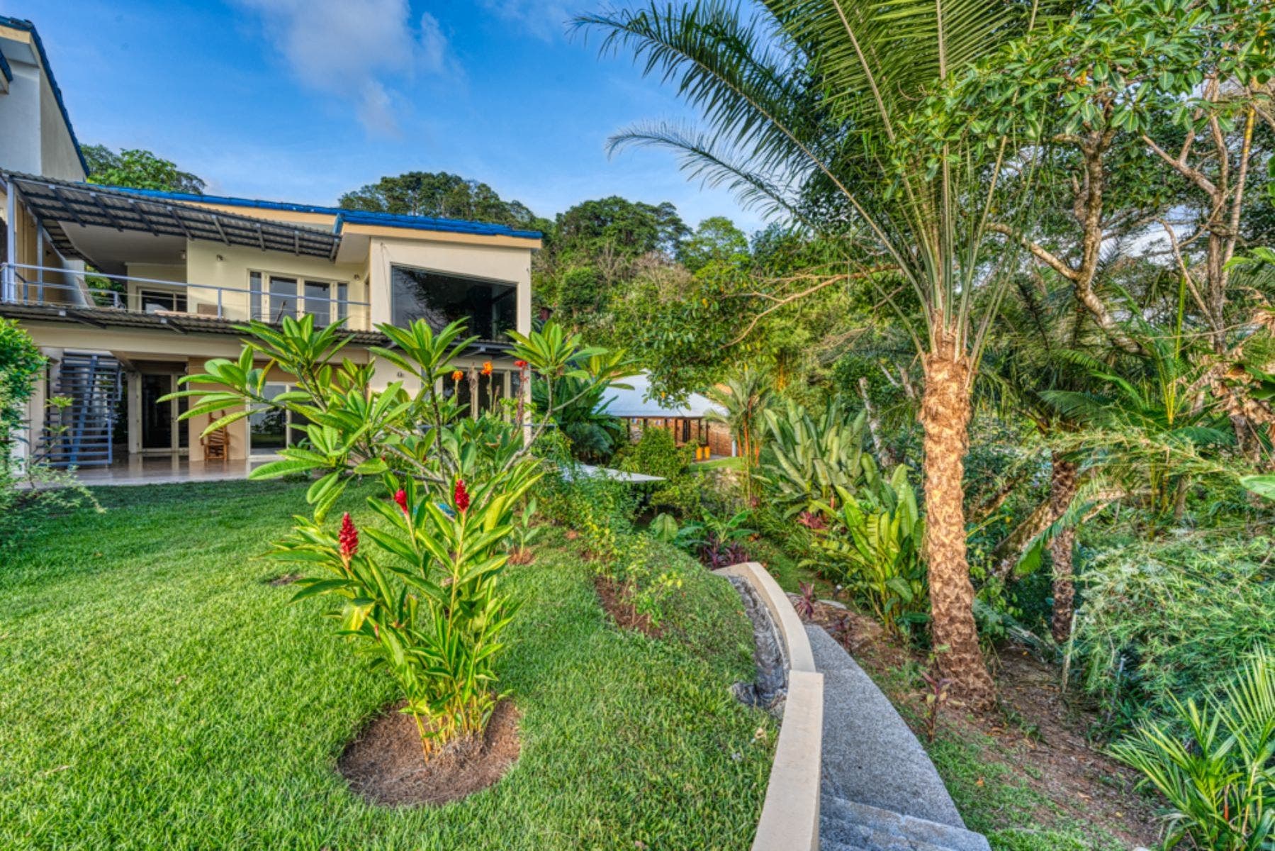Four Bedrooms Ocean View Villa — photo 2 of 19