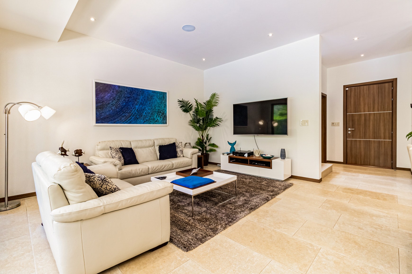 Contemporary Villa in La Estancia Condominium — photo 5 of 19