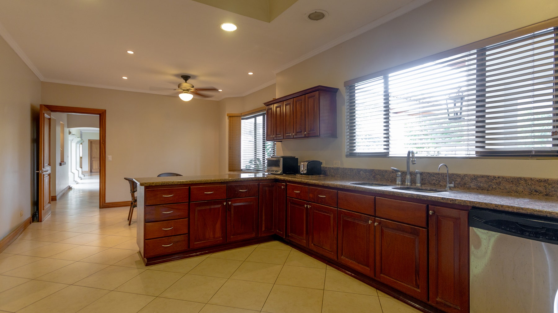 Single Level Home in Bosques de Lindora — foto 13 de 19