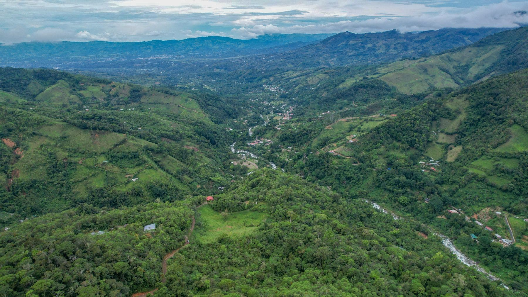 Natural Gem in Chimirol de Rivas — photo 9 of 10