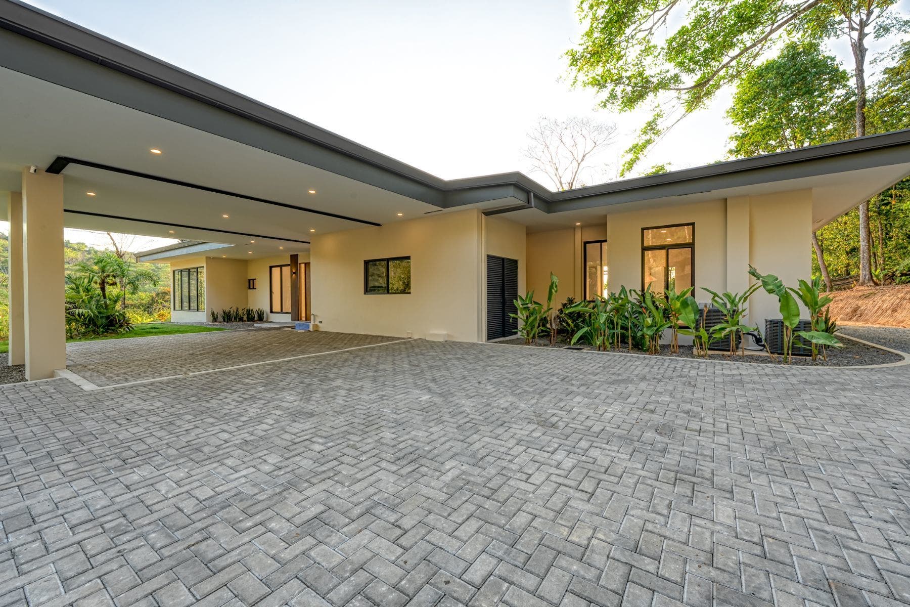 Luxury Estate at Dulce Pacifico — photo 13 of 19