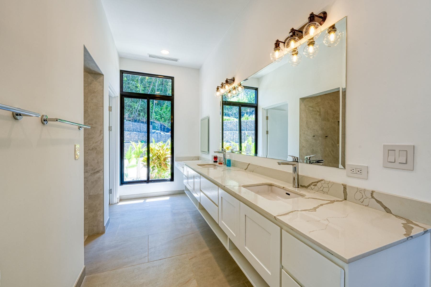 Luxury Estate at Dulce Pacifico — photo 17 of 19