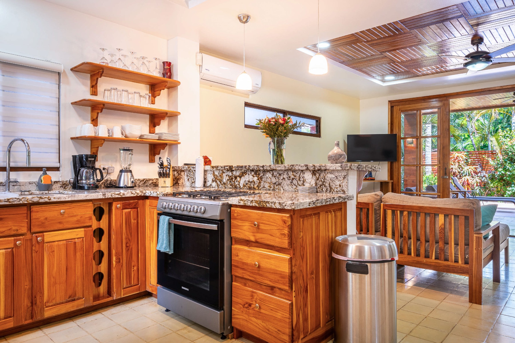 Villa del Sol 3 Bedroom Home in Dominical — photo 6 of 16