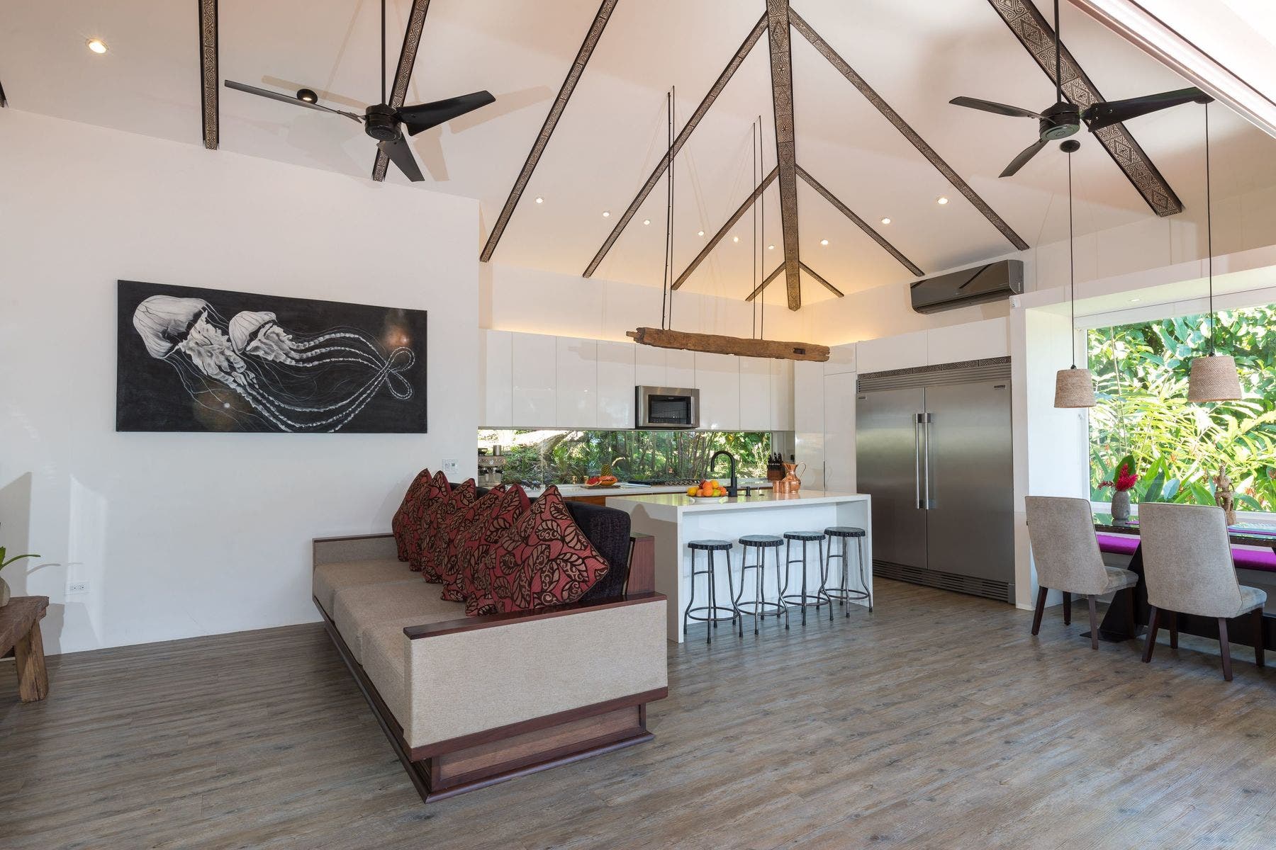Two-bedroom Luxury Villa in Escaleras — photo 3 of 19