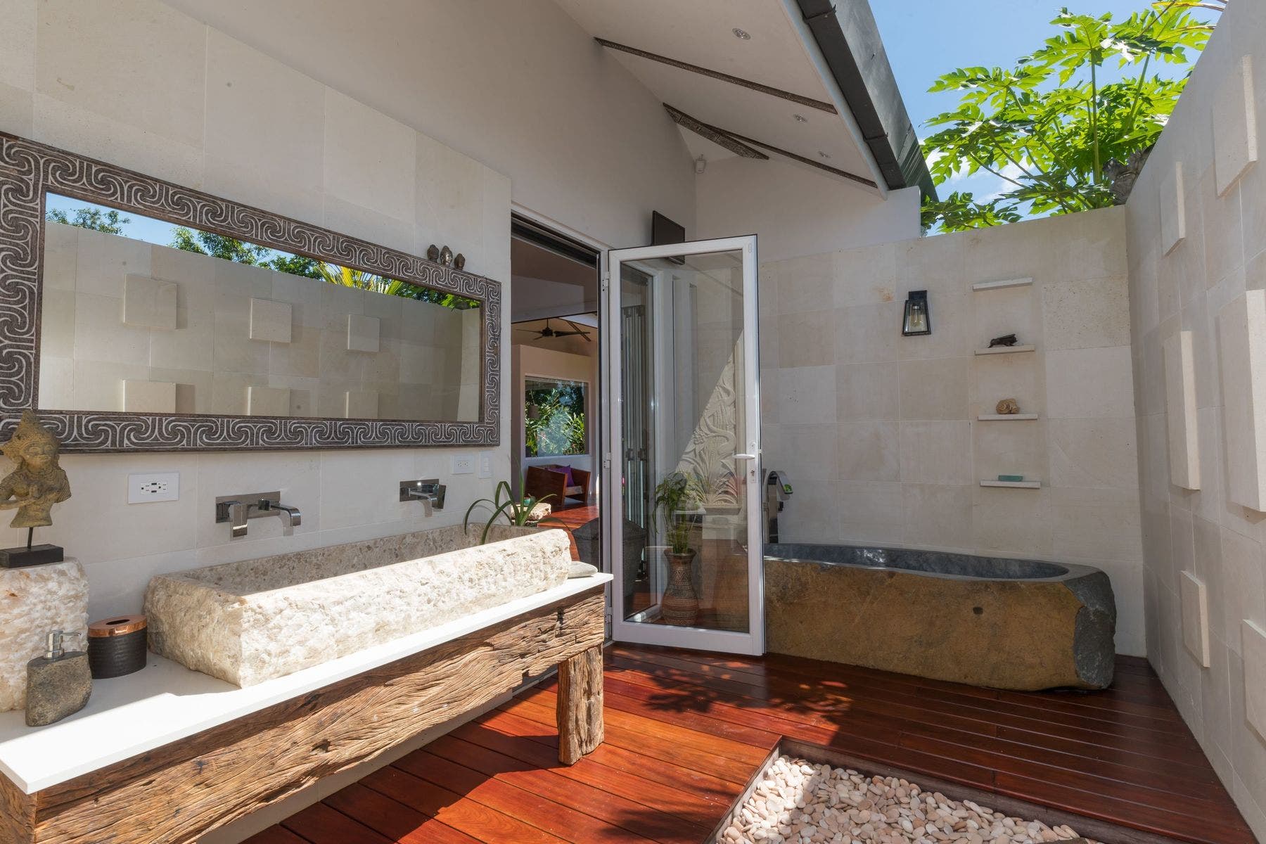 Two-bedroom Luxury Villa in Escaleras — photo 7 of 19