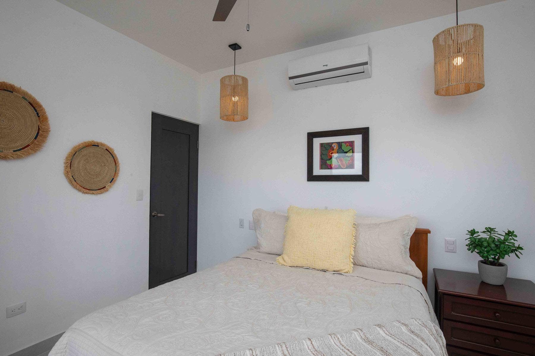 Casa Mono Montaña Pajaro Azul — photo 18 of 19