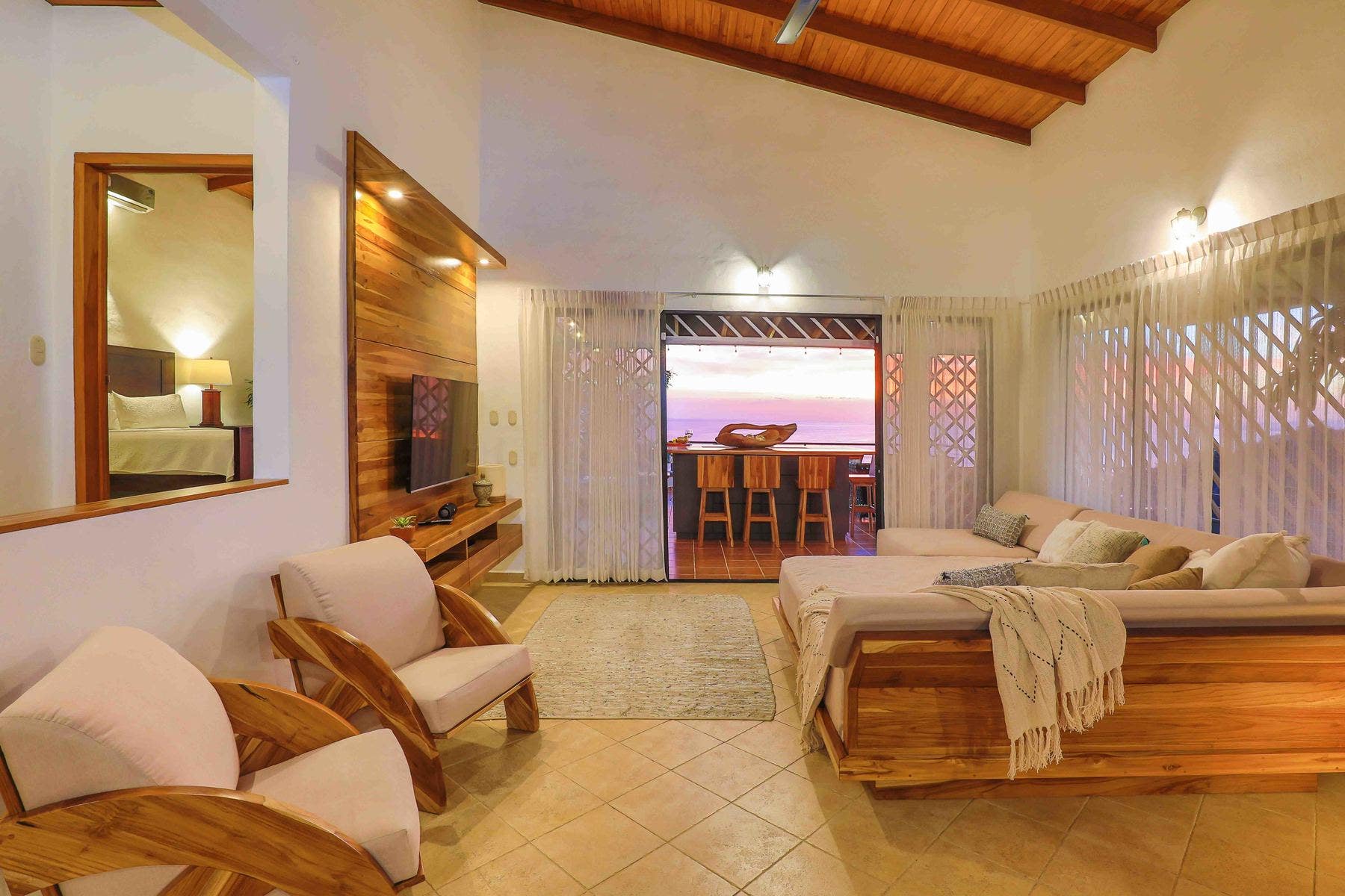 Casa Mono Montaña Pajaro Azul — photo 8 of 19