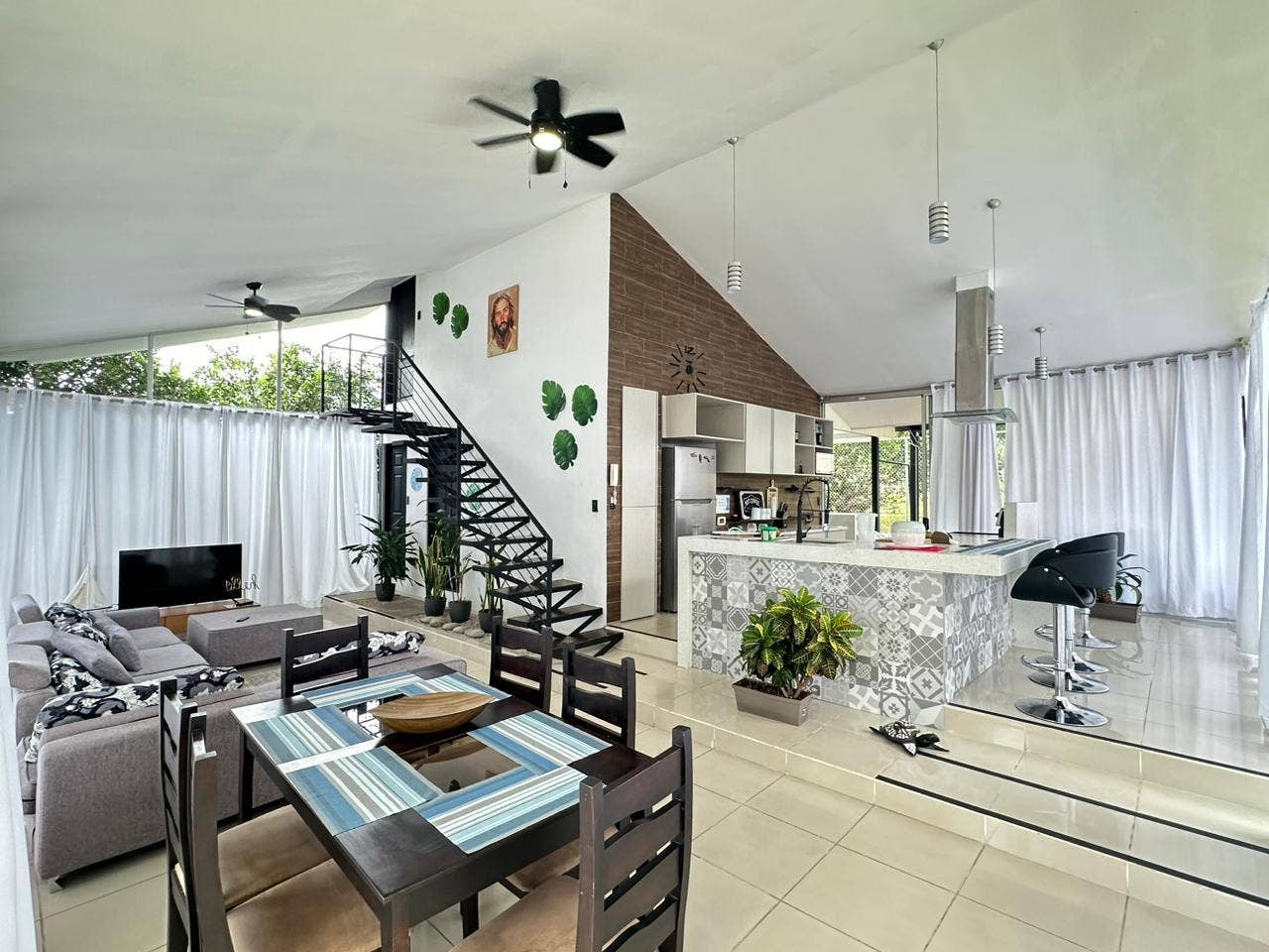 Modern Family Home — foto 2 de 19