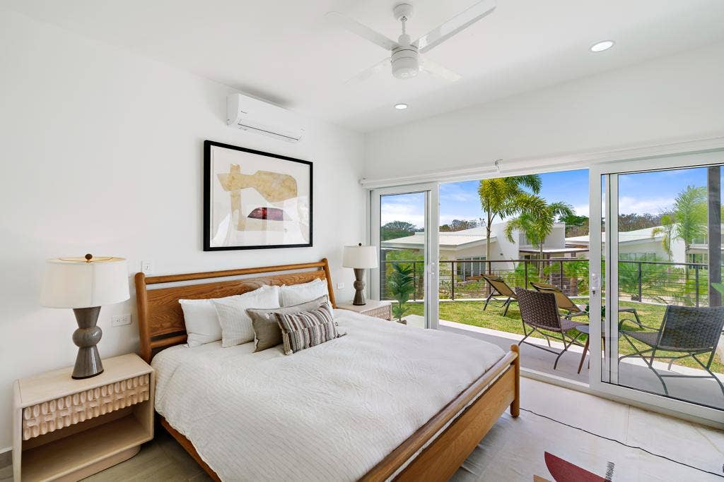 5 bedroom modern home, #C4 — photo 8 of 17