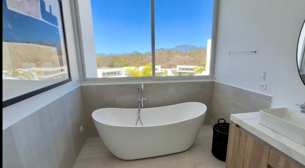 5 bedroom modern home, #C4 — photo 5 of 17