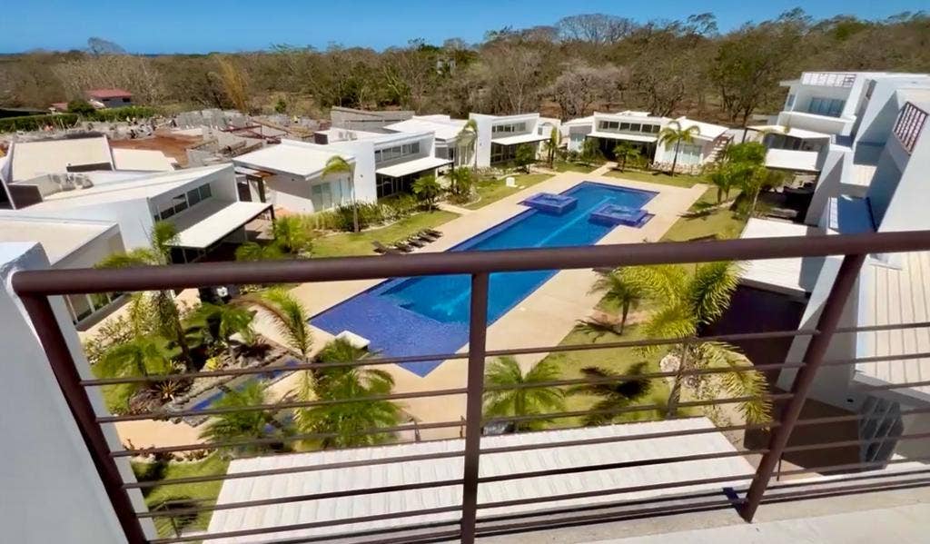 5 bedroom modern home, #C4 — photo 10 of 17